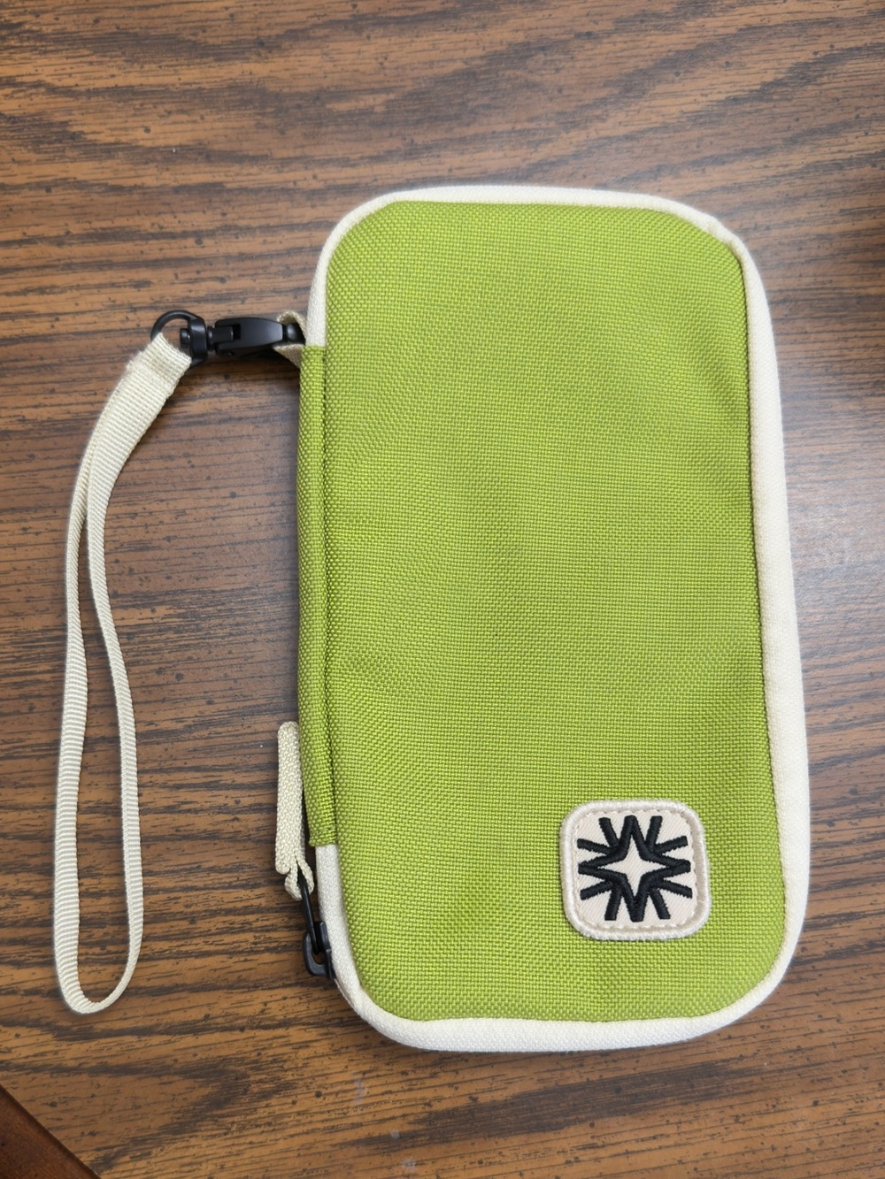 Walker Family Goods Mylee Clutch in Chartreuse Green Zip Around Wallet - Picture 2 of 13